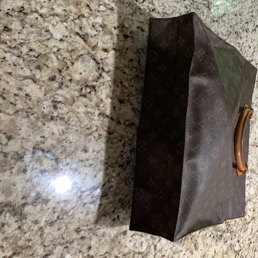 Authentic Louis Vuitton Sac Monogram Canvas GM